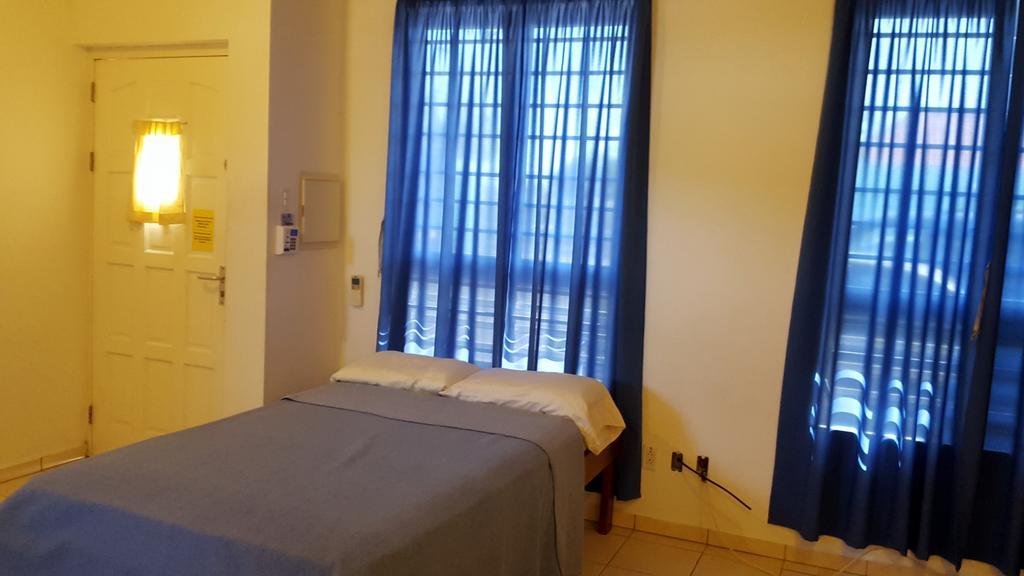 Orange Rembrandt Studio Apartments Willemstad Eksteriør billede